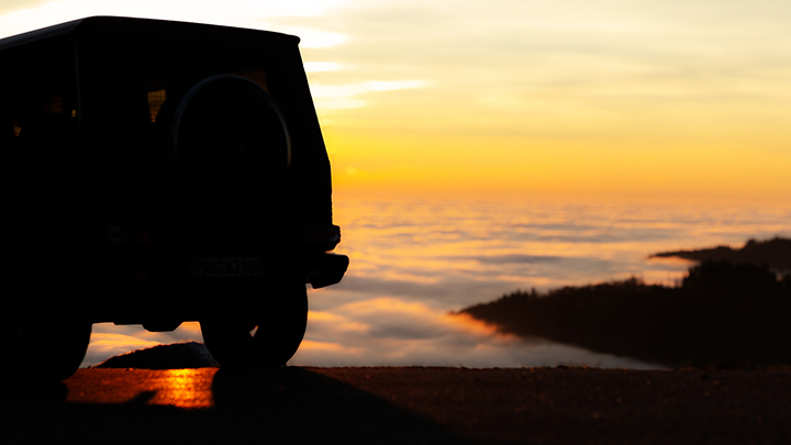 Wüste, Wüstenfahrzeug, Wohnmobilaufbau, Anfassen, Quads, ATVs, Zweiräder, Markt, ideal, Plattform, Reise, Westalpen, Ausgangspunkt, Offroad-Reise, hektisch, Alltag, spannend, Spannung, Kurvenreich, Sträßchen, Straße, Weg, Hoch, höchsten, Alpenpass, einzigartig, Felsformation, tief, Schlucht, grandios, Panorama, einmalig, Schönheit, malerisch, Landschaft, Tour, fesseln, Wild, urtümlich, Berg, Gebirge, Herz, Europa, Alpen, verschieden, unzählig, eng Serpentine, faszinierend, Bergstrecke, weiter, oben, anfahrbar, Punkt, urig, Bergdorf, kristallklar, Gebirgsbach, ehemalig, Militärfort, hinauf, hinunter,  vegetationslos, Plateau, unberührt, großartig, Hochgebirgslandschaft, eigen, herb, Reiz, eng, staubig, Schotter, Schotterweg, Schotterstraße, Pass, erklimmen, Gipfel, eindrucksvoll, Aussicht, atemberaubend, Lohn, erleben, Dolce Vita, Freude, Streifzug, Küche, Bayern, Österreich, Italien, Schwierigkeitsgrad, Allradfahrzeug, Untersetzungsgetriebe, steil, Bergaufpassage, Bergabpassage, unbefestigt, leicht, Geröll, klein