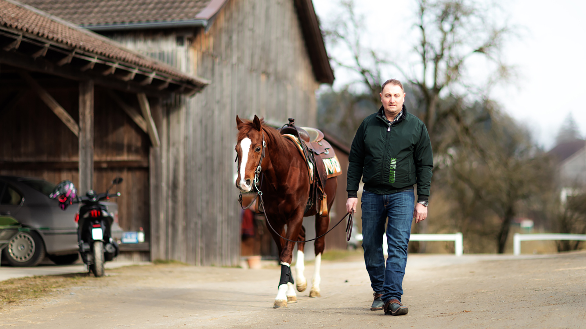 Sliding Plates, besonderes, Eisen, Hinterhuf, meterlang, Gleiten, Hinterhand, Freizeit, Zucht, Sport, Futurity, AQHA, DQHA, Horsemanship, Camp, Freizeitreiter, Turnierreiter, Jugendlich, Erwachsen, hinterfragen, weiterbilden, harmonisch, Beziehung, Partnerpferd, Fair, respektvoll, Umgang, resultiert, ursprünglich, US-amerikanisch, Ranch-Reitweise, Bodenarbeit, Haltung, Pflege, Horseman, hervorragend, praktisch, theoretisch, Kenntniss, Faszination, exklusiv, Wissen, professionell, Instruktor, Deutschland, profitieren, Teilnehmer, Kommunikation, Sinne, Horsemanship-Gedanken, verbessern, Population, registriert, außerhalb, Kontinent, staatlich, anerkannt, Zuchtverband, vollwertig, AQHA Affiliate Status, Datashareagreement, Austausch, zuchtrelevant, Daten, Mutterverband, Alleinstellungsmerkmal, Vorteil, Mitglieder, Züchter, Zuchtgeschehen, Bedeckungsmeldung, Geburtsmeldung, Equidenpass-Erstellung, Zuchtschausaison, Zuchtbuch, Zuchtschau, Zuchtziel, vielseitig, verwendbar, gezüchtet, Freizeitsport, Turniersport, Rennsport, geeignet